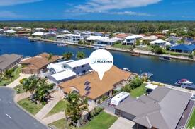 Bongaree House | CANAL COVE IN BONGAREE
