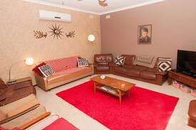 St Leonards House | Good Vibrations. St Leonards. Retro beach house