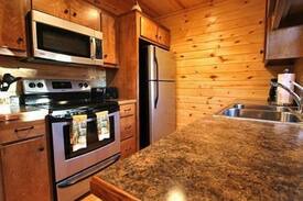 Clarkesville Cabin | Bear Paw