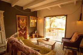Topanga Apartment | THE HIDDEN LADY