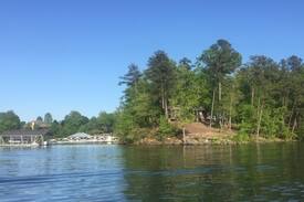 Arley Cabin | Enchanting Cabin/Cottage on Beautiful Smith Lake
