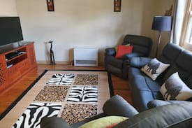 Lithgow Apartment | Lynton Court unit 1 sleeps 6