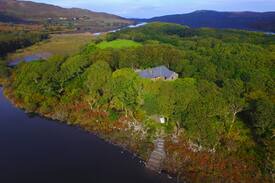 Caragh Cabin | Cosy lakefront hideaway - Salmon Cottage
