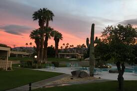 Palm Desert House | Modernist Sandpiper Condo on El Paseo