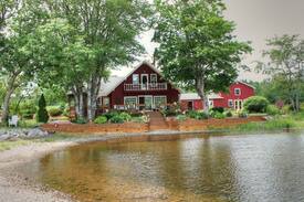 Antigonish County House | Timely Manor, Lochaber Lake