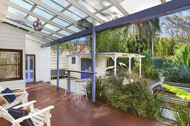 Thirroul House | Thirroul Coastal Cottage by the Beach