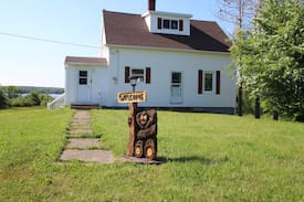 Albert Bridge House | Mira River view farm house