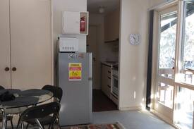 Hotham Heights Apartment | Unit 6 Shamrock Apartments - Quiet ski getaway