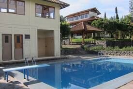 Ciloto Villa | Villa Saung Incu Cisarua (Near Taman Safari Zoo)