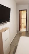 Fuengirola Apartment | Habitación privada con cuarto de baño