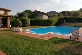 Santa Cristina a Mezzana House | Tuscan cottage swimming pool near Florence Pisa.