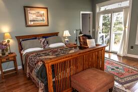 Fennville House | TASTE ON THE LAKESHORE SPA SUITE English Breakfast