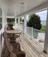 Cambridge House | Captains Quarters on The Bay