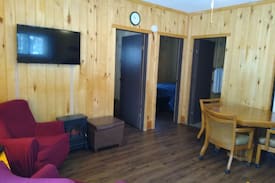 Backus House | Guest Cabin on Lake Hattie Peaceful Refuge