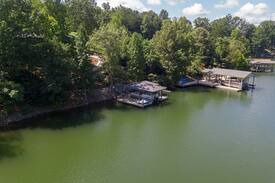 Smith Mountain Lake House | Livin` the Lake Dream
