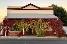 Hopetoun Cabin | The Cobbler's Cottage B&B