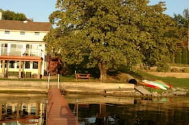Livonia Center Cabin | Hayes Hideaway, "The PERFECT Lakeside Getaway"