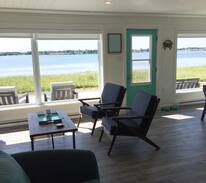 Jardineville Cabin | River Beachfront Cottage