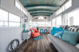 Downtown Charleston Boat Rental | A Pirates Life For Me: Houseboat Downtown w/ Bikes