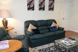 Gunnedah House | "Canna Cottage" - Recently Renovated Beauty