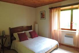 Ambert House | Chambres d'hôtes "Les Costebelles"