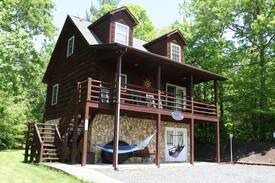 West Jefferson Cabin | Backside of the Moon- Private Cabin with Hot Tub
