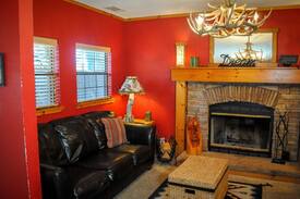 Timbercreek Canyon Bed & Breakfast | Starlight Canyon Bed & Breakfast Aspen Cabin