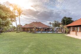 Ketewel Villa | Beachfront Villa Grand Ocean View Near Sanur