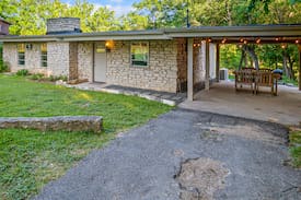 Canyon Lake Cabin | Stone River Cabin - Walking distance to Whitewater