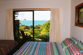 Onekaka House | The Beach Lodge