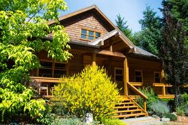 Hornby Island House | Hornby Island Mt. Geoffrey Bed & Breakfast Rm 1