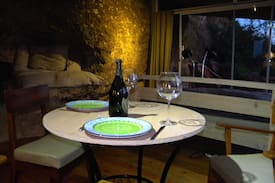 Kiserian Cabin | The Cave - Romantic Getaway on Champagne Ridge