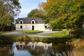 Rathdrum House | Secluded farmhouse in Clara Vale