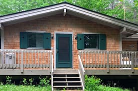 New London House | Rare Slope 'n Shore Rental House