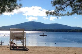 New London House | Rare Slope 'n Shore Rental House