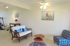 Little Trunk Bay Apartment | Hillside Hideaway Garden Studio
