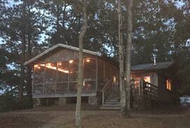 Arley Cabin | Enchanting Cabin/Cottage on Beautiful Smith Lake