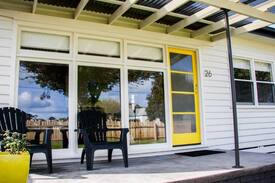 Apollo Bay House | MOORE BEACH HOUSE... Free WiFi