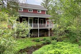Andes House | THE CONNIE LEE: Streamside Luxury in Andes/Bovina