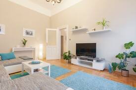 Terezvaros Apartment | Budapest Gallery Home