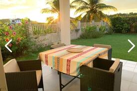 Sainte-Anne House | "Le tropical" appartement avec jardin à St Anne