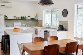 Wollombi House | Maggie's - lovely cottage on 100 acres