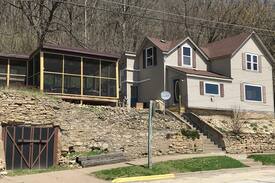 Ferryville House | SHOREVIEW HOUSE -- Grandview Motel, LLC