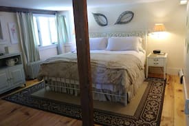 Rome House | Wings Hill Inn Belgrade Lakes- Sage Suite