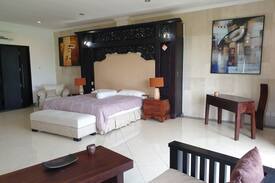 Mumbul House | 6 BR Villa in Nusa Dua. (Pondok Puspita)