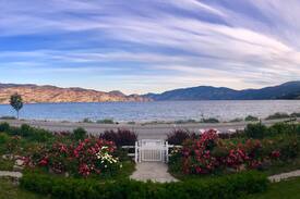 Central Okanagan House | De Bonis Beach House - Suite A