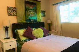 Vancouver House | Cozy Poppy Place. WiFi. Garden. Near Gorge & PDX