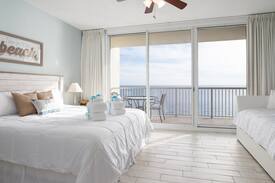 Long Beach House | Majestic Beach Resort 1-1912