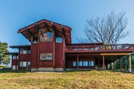 Sparta House | Tulip Tree Bay Lodge- Sleeps 14 (max adults-12)