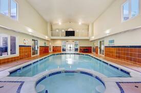 Flowery Branch House | Lakeside Mansion | Pool + HT, Waterfall & Koi Pond